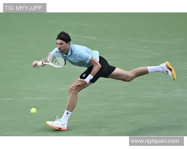 赛后分析:北京网球队与上海网球队在速度对抗中的表现与策略探讨 赛后分析:北京网球队与上海网球队在速度对抗中的表现与策略探讨