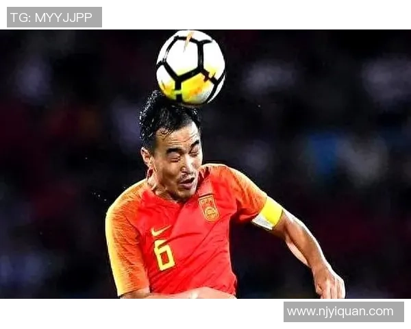 足球明星因掉头发而尴尬现身视频曝光引发球迷热议